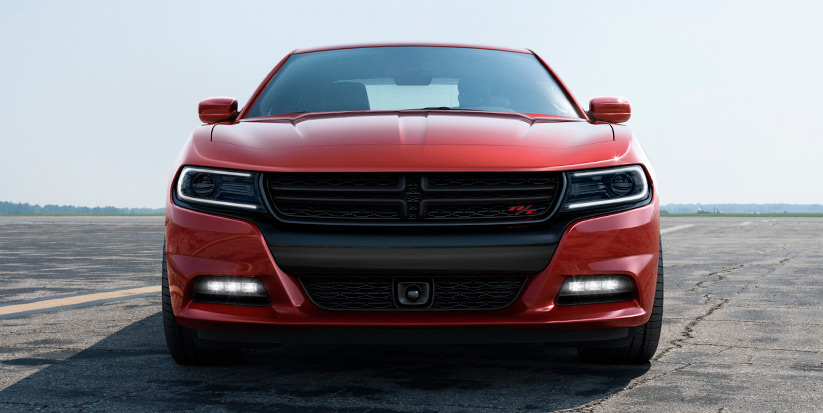 Vista frontal del Dodge Charger R/T Road & Track 2016