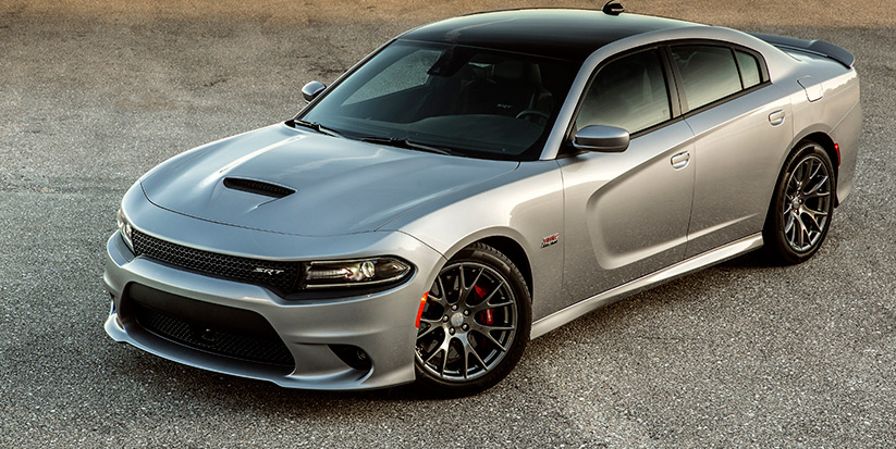 Vista lateral del Dodge Charger SRT 392 2016