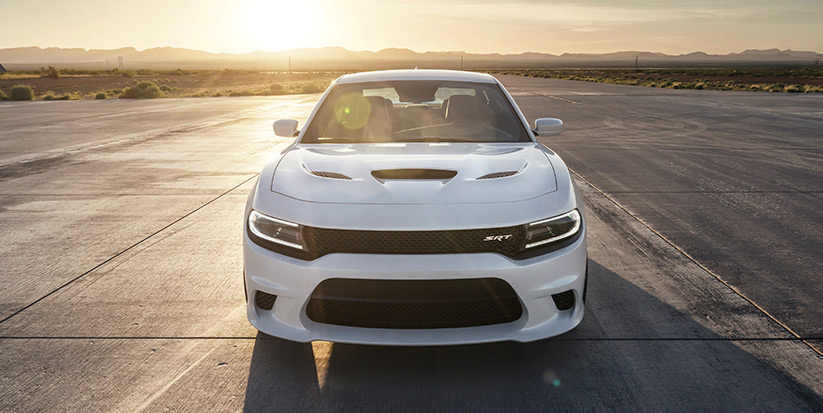Vista frontal del Dodge Charger SRT Hellcat 2016