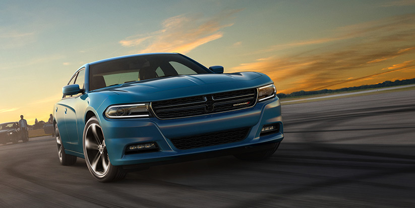 Vista frontal del Dodge Charger SXT 2016