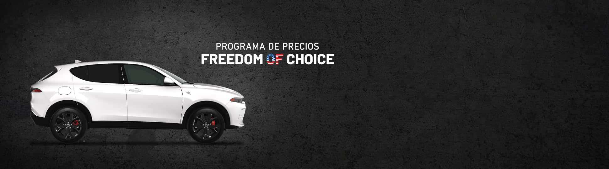 Perfil del lado del pasajero de un Dodge Hornet R/T 2024 blanco. Evento de ventas Freedom of Choice.
